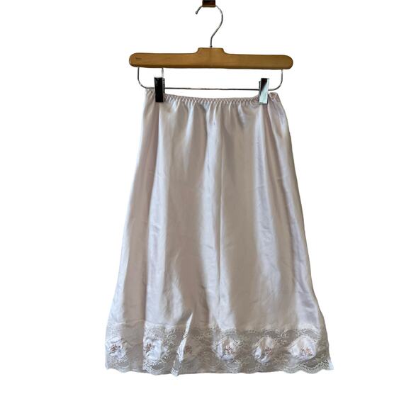 Vintage pale pink lace trimmed half slip S - Picture 2 of 7